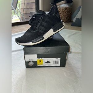 Adidas NMD R1 “Japanese Side Print”